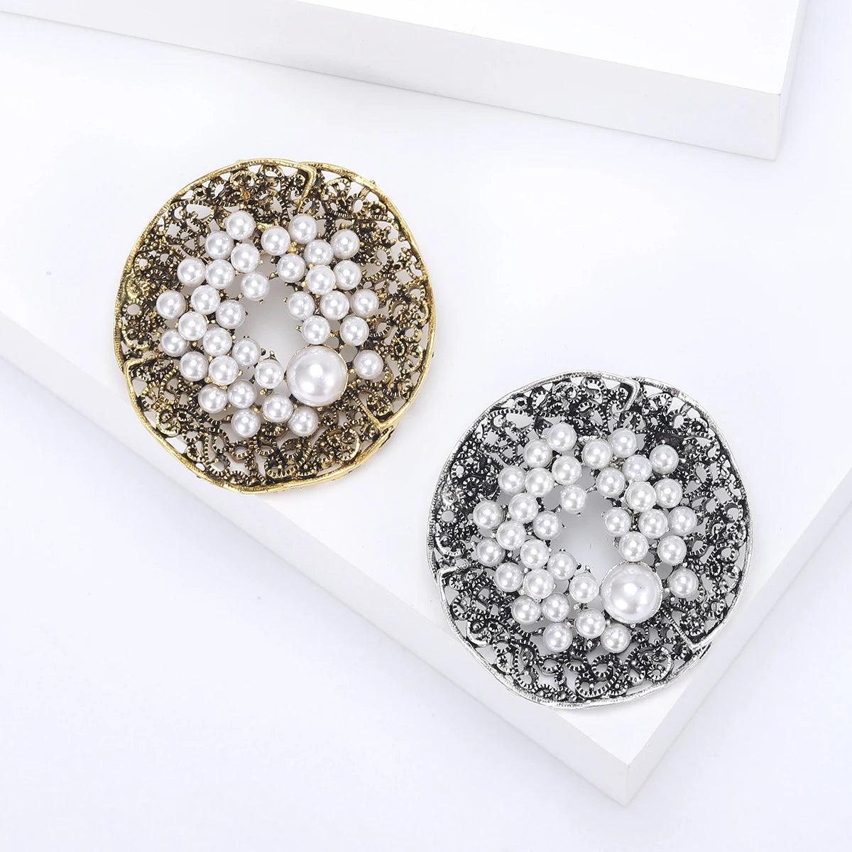 Beaut&Berry Vintage Pearl Wreath Brooches for Women Unisex Plant Pins Friends Party Gifts Banquet Jewellery Accessories